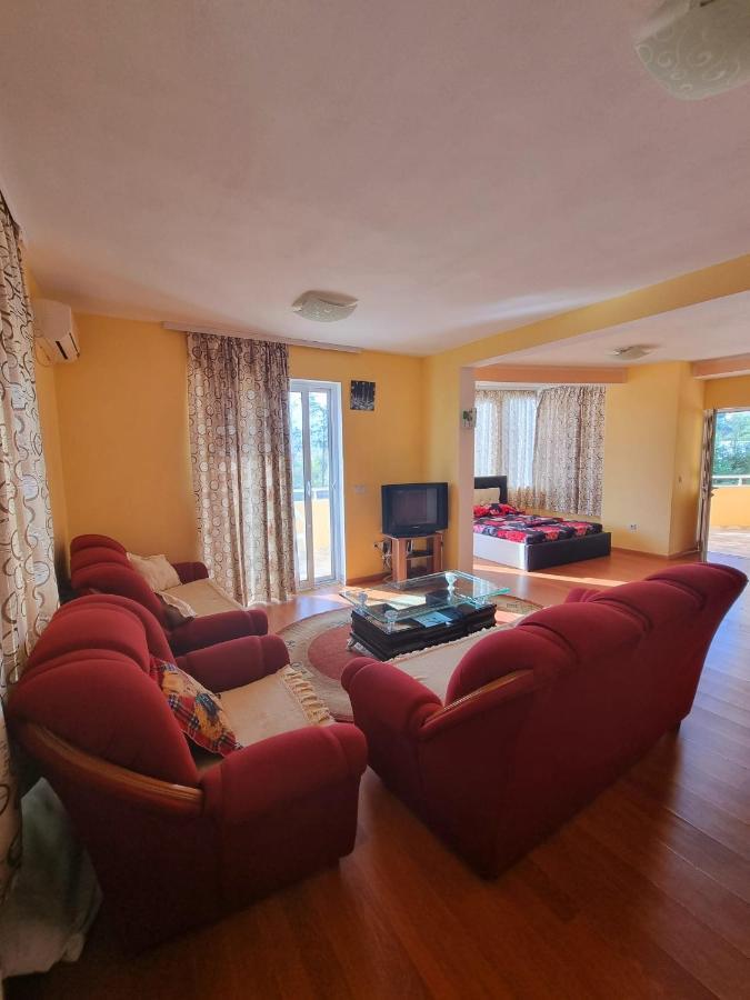 Grandino Holiday Rooms&Apartments Улцин Екстериор снимка