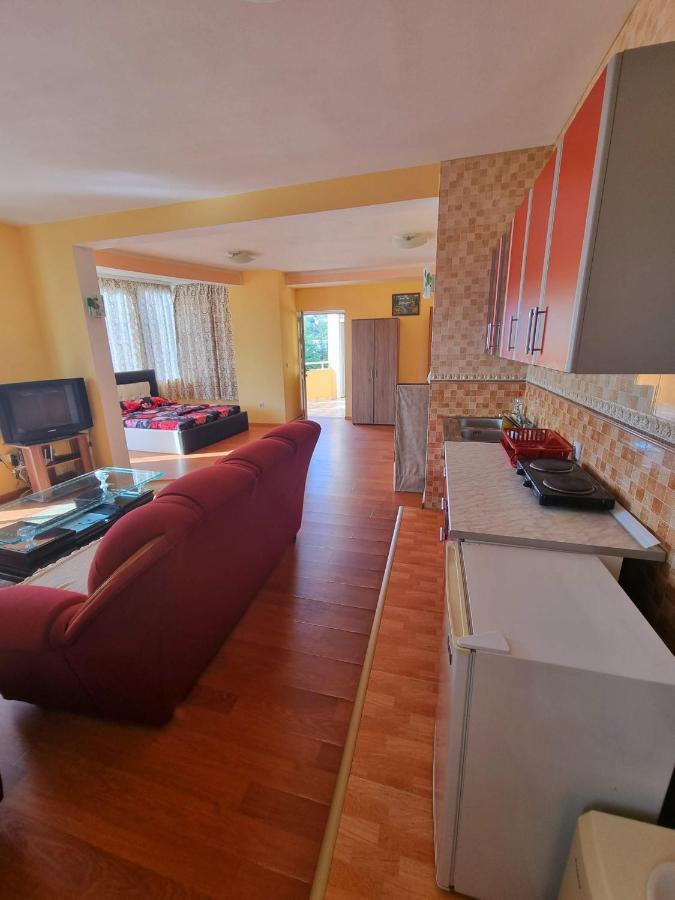 Grandino Holiday Rooms&Apartments Улцин Екстериор снимка