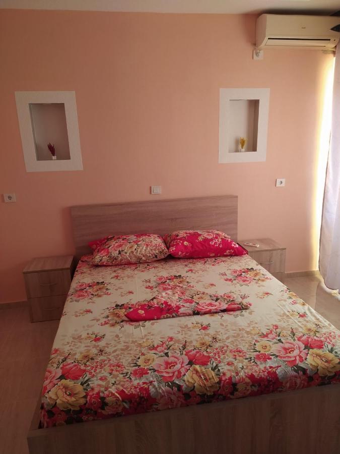 Grandino Holiday Rooms&Apartments Улцин Екстериор снимка