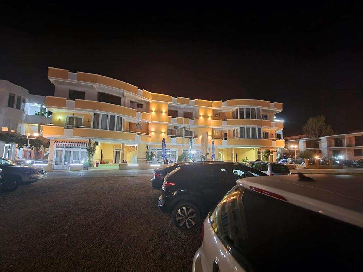 Grandino Holiday Rooms&Apartments Улцин Екстериор снимка