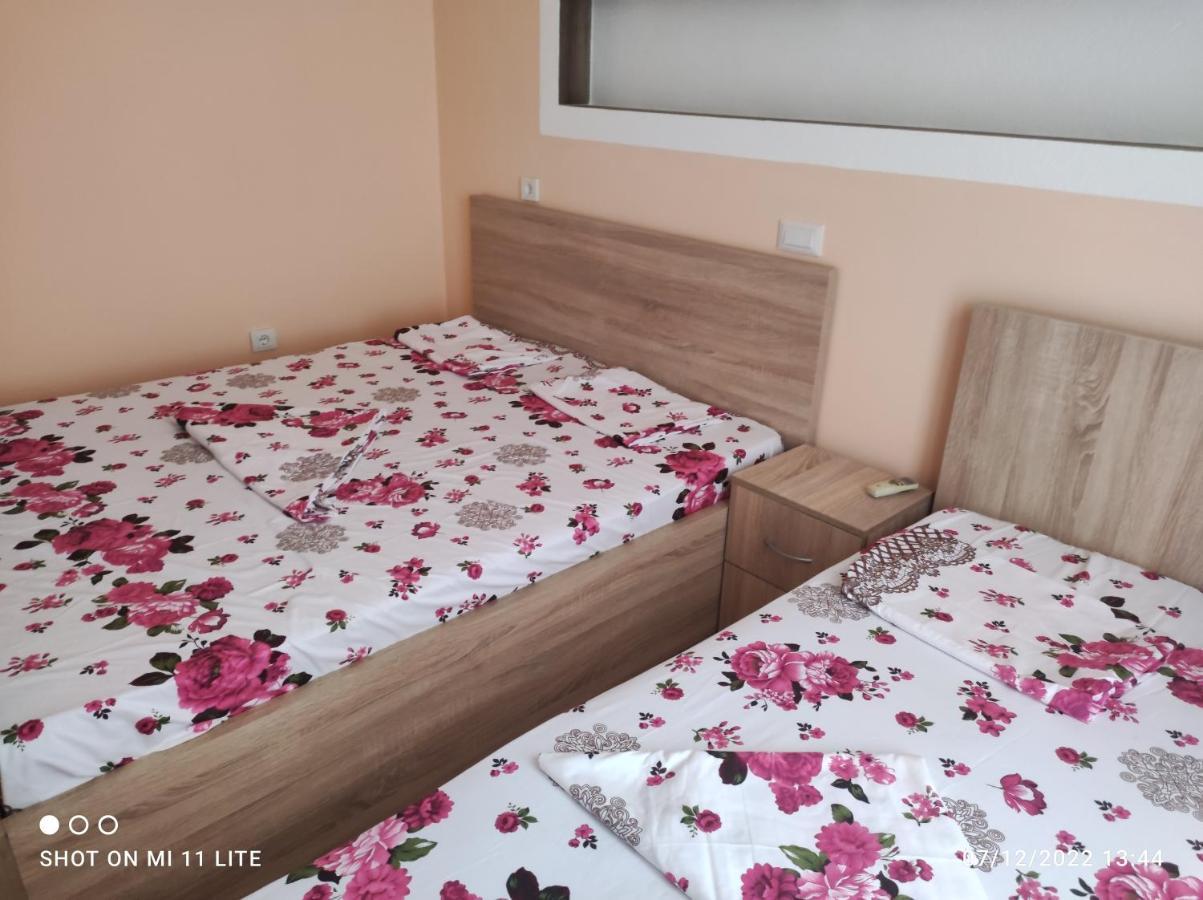 Grandino Holiday Rooms&Apartments Улцин Екстериор снимка