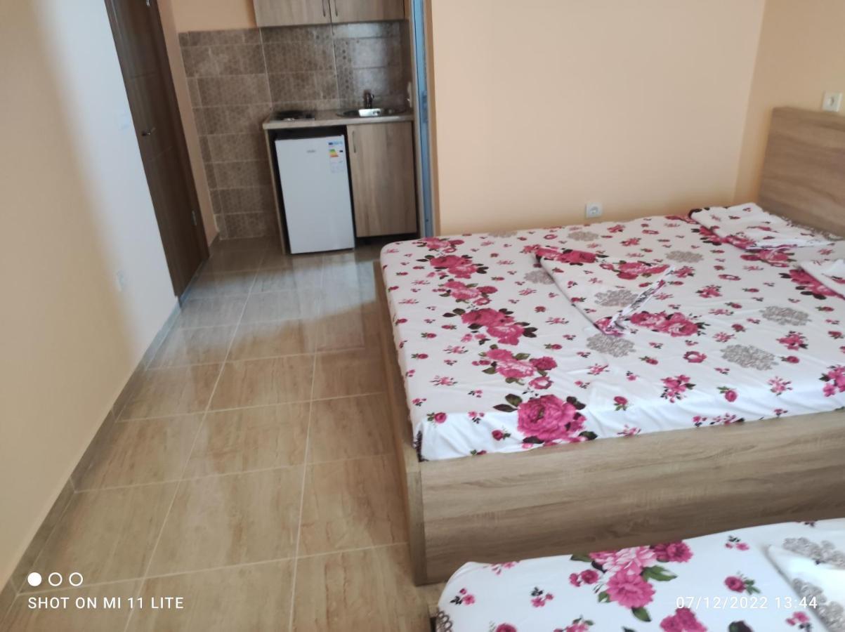 Grandino Holiday Rooms&Apartments Улцин Екстериор снимка