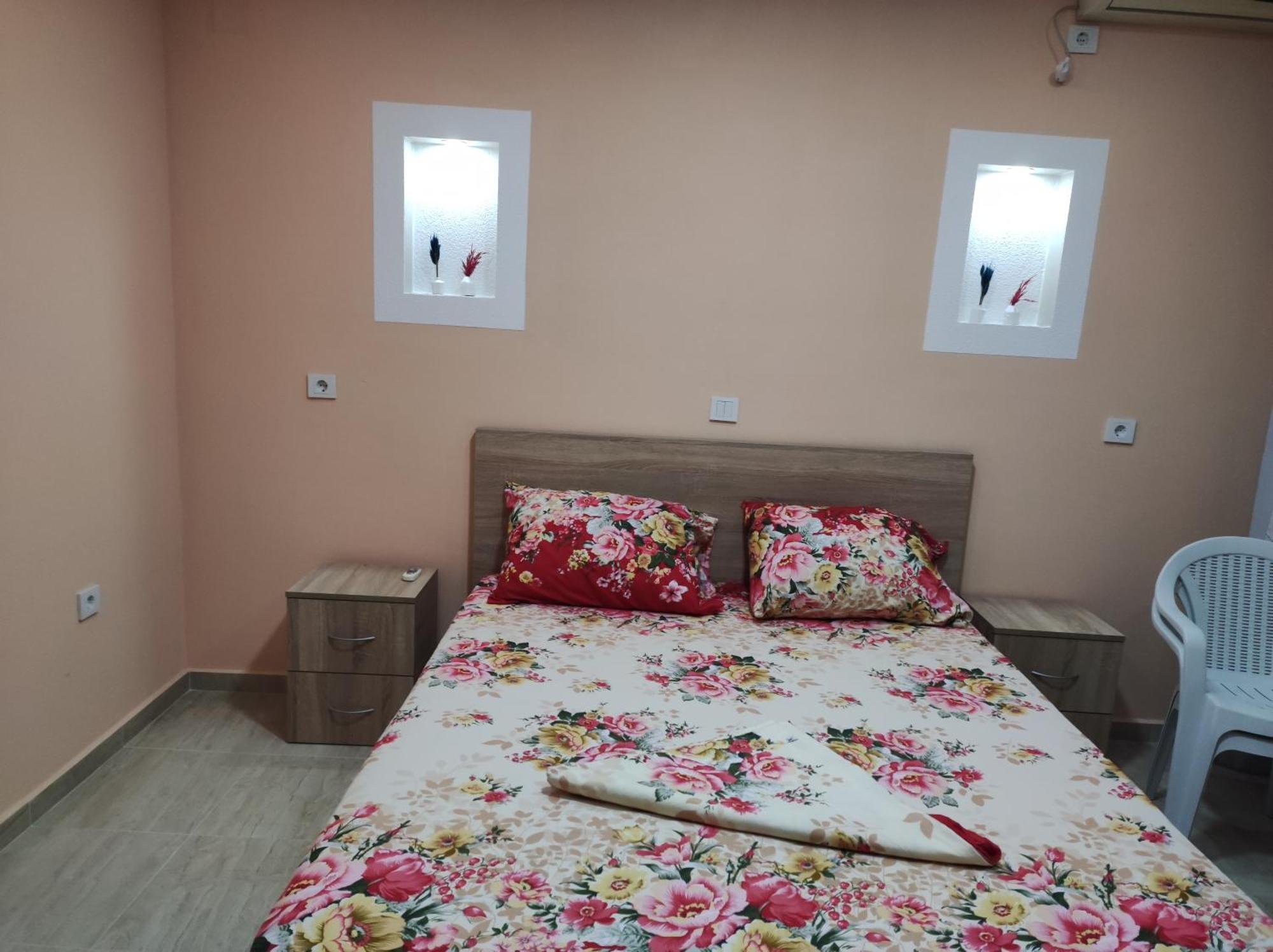 Grandino Holiday Rooms&Apartments Улцин Екстериор снимка